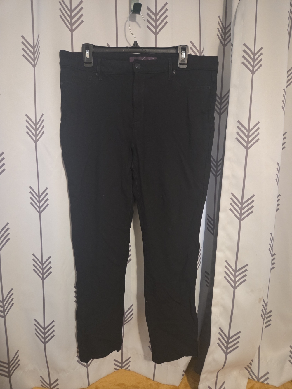 Gloria Vanderbilt Black Straight-Leg Chinos with Mid Rise